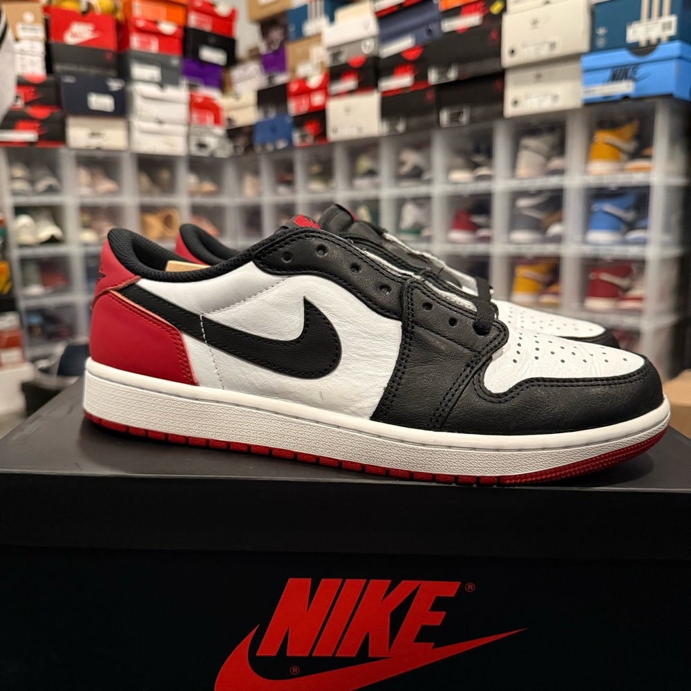 Air Jordan 1 Retro OG Low Black Toe Men’s Size 9.5